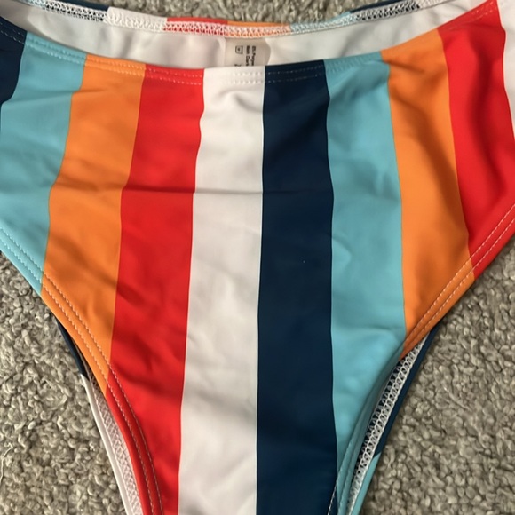 Colorful striped bikini - Picture 3 of 5